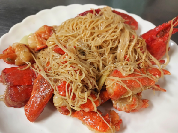 East Lake Chinese Restaurant and Dim Sum (東湖海鮮酒家)