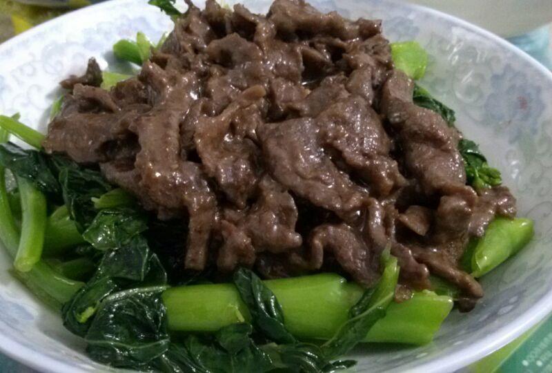 Order B8 Broccoli Beef food online from Double Dragon Restaurant store, Antioch on bringmethat.com