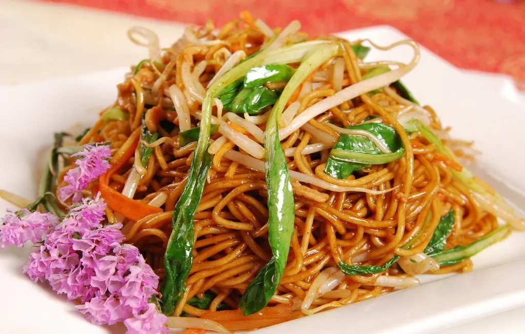 Order M7 Deluxe C Mein food online from Double Dragon Restaurant store, Antioch on bringmethat.com