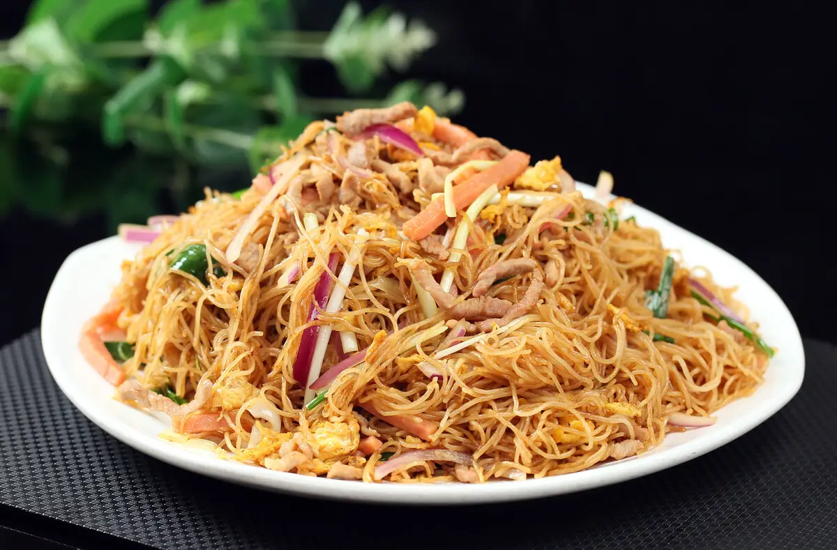 Order M2 Pork C Mein food online from Double Dragon Restaurant store, Antioch on bringmethat.com