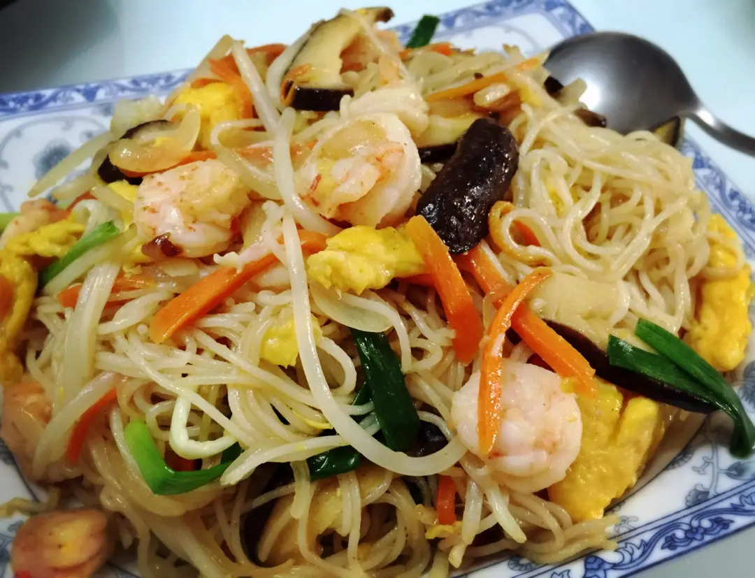 Order M12 Singapore Noodle food online from Double Dragon Restaurant store, Antioch on bringmethat.com