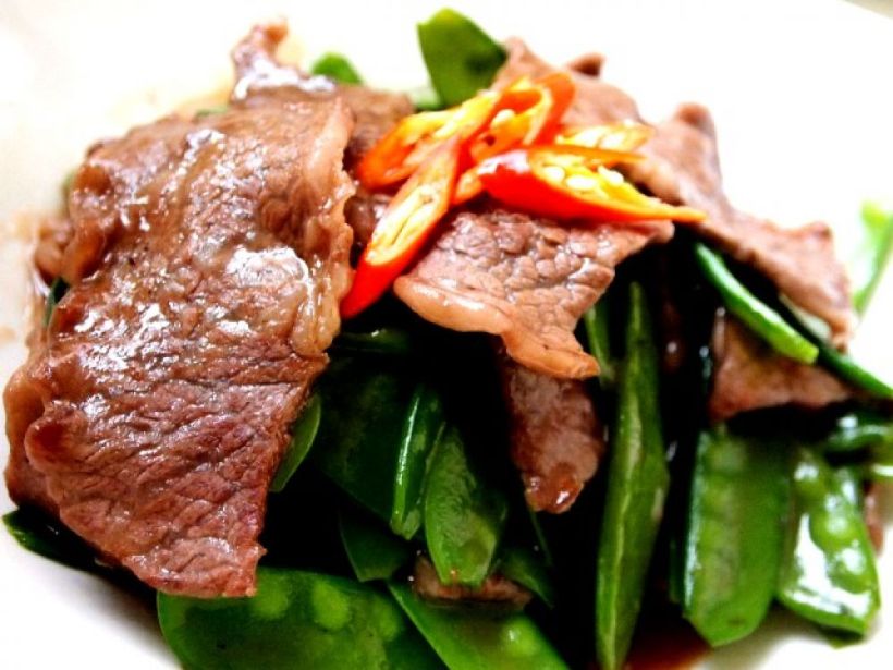 Order B6 Snow Pea Beef food online from Double Dragon Restaurant store, Antioch on bringmethat.com